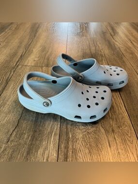 Crocs Classic Clog Light Blue Women’s Size 9 / Men’s Size 7
